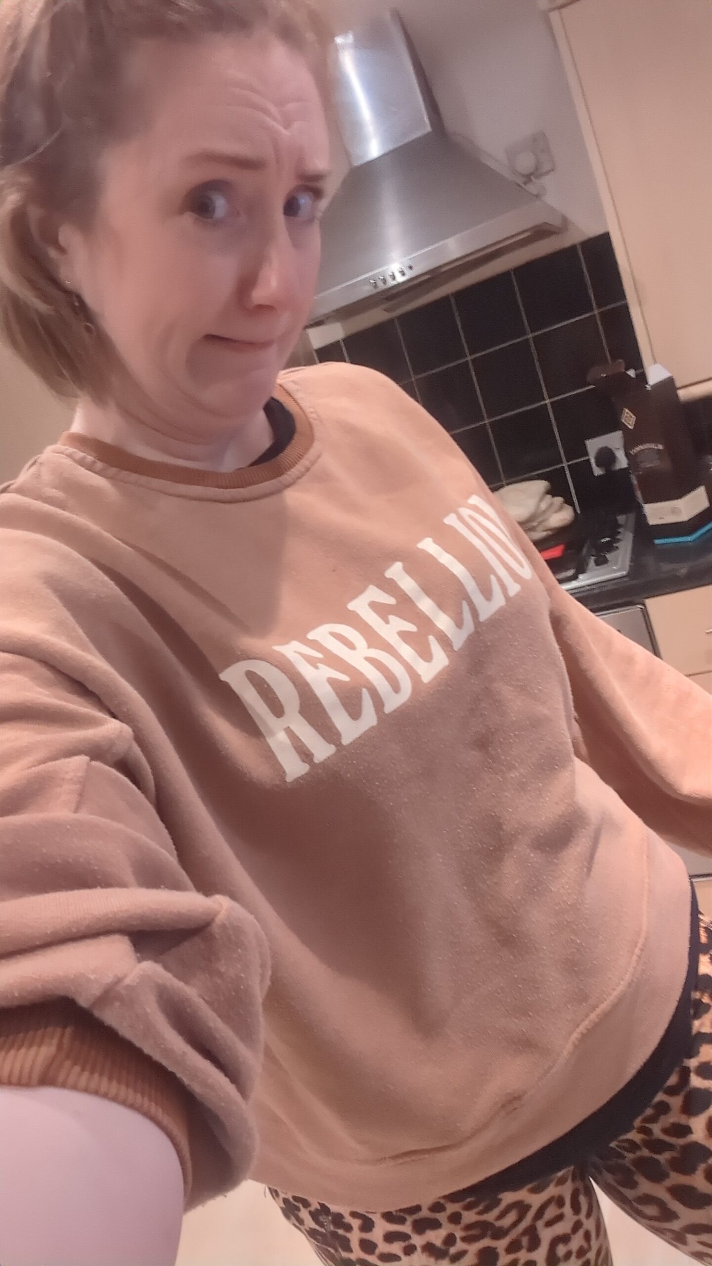 mum looking scruffy and tired in leggings